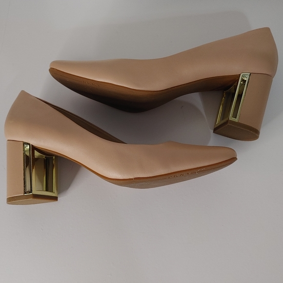 DKNY Shoes - Picture 8 of 9